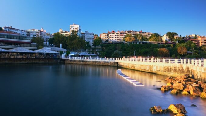 uploaded-image-moda-tasariminda-renk-koordinasyonu-1697197387135